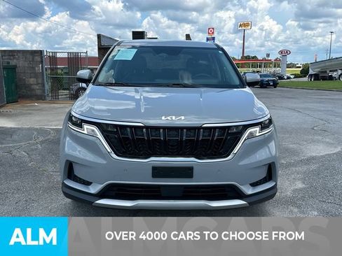 Used 2024 Kia Carnival EX FWD image 2