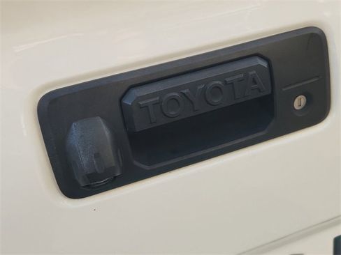Used 2019 Toyota Tacoma TRD Off-Road image 28