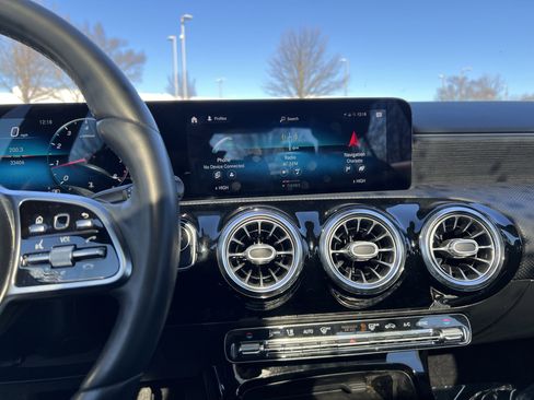 Certified 2021 Mercedes-Benz A 220 4MATIC image 18