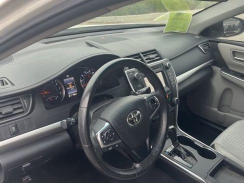 Used 2015 Toyota Camry SE image 13