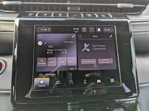 New 2025 Jeep Grand Cherokee Altitude image 17