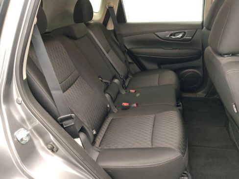 Used 2019 Nissan Rogue SV image 19