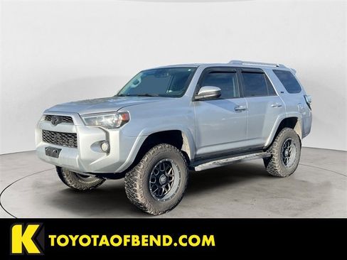Used 2016 Toyota 4Runner SR5 Premium image 1