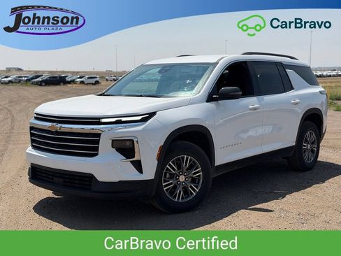 Used 2026 Chevrolet Traverse LT AWD/4WD image 1
