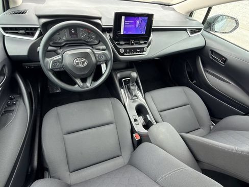 Used 2025 Toyota Corolla LE FWD image 12