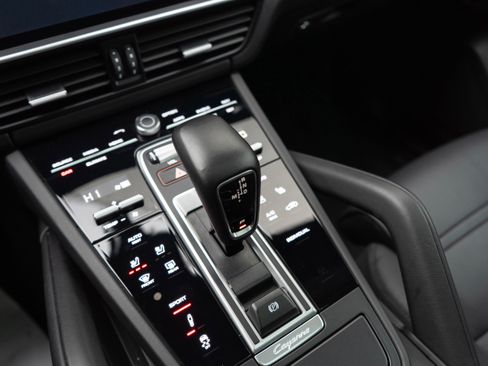 Used 2022 Porsche Cayenne GTS image 23