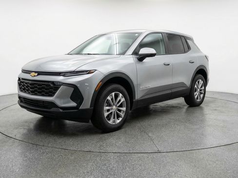 Used 2025 Chevrolet Equinox LT image 3