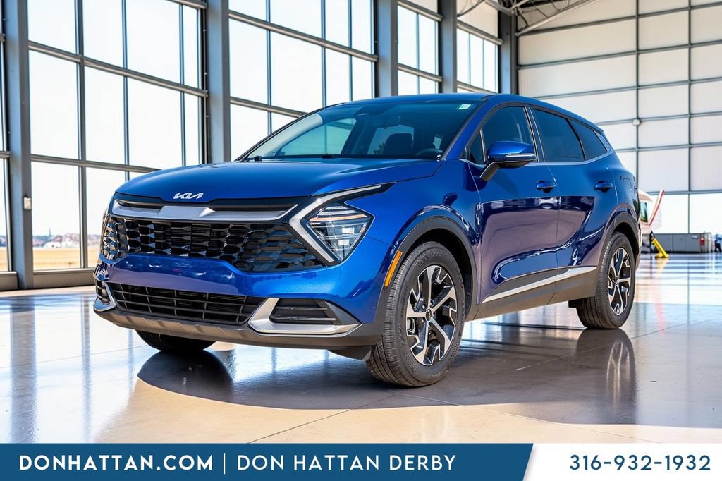 Used 2025 Kia Sportage EX FWD image 1