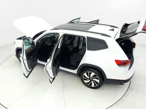 Used 2024 Volkswagen Atlas SE image 22