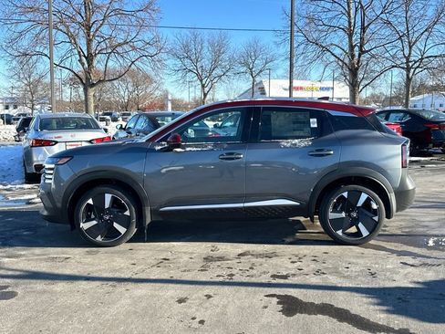 New 2025 Nissan Kicks SR image 2
