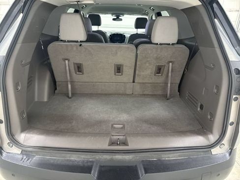 Used 2019 Chevrolet Traverse LT FWD image 26