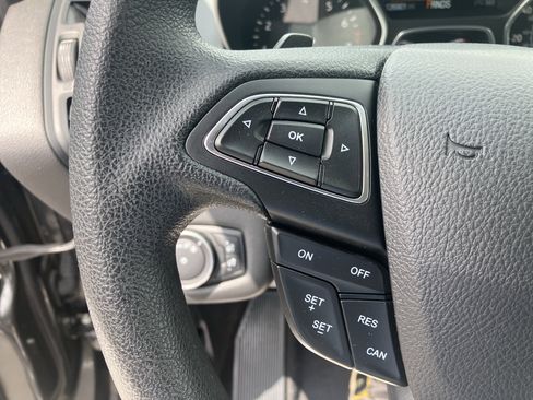 Used 2017 Ford Escape SE w/ Equipment Group 201A FWD image 23