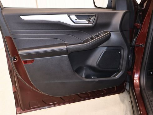 Certified 2021 Ford Escape SE w/ SE Sport Appearance Package image 10