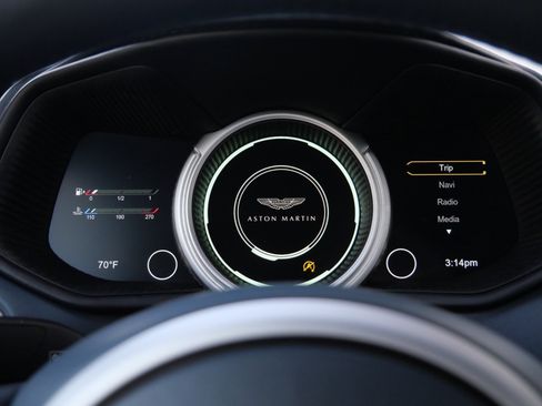 Used 2023 Aston Martin DB11 Volante image 6