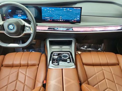 Used 2023 BMW i7 xDrive60 image 88