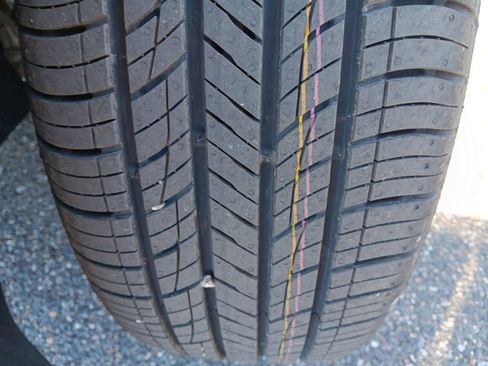 Used 2024 Volkswagen Taos SE w/ Panoramic Sunroof Package image 29