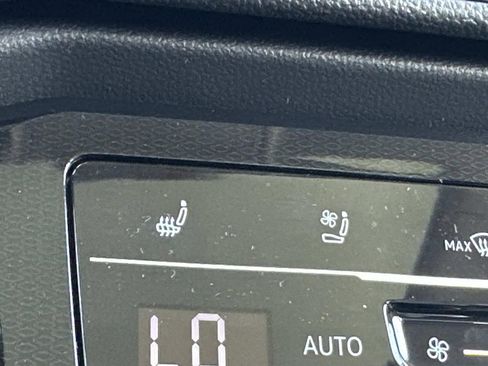 New 2026 Volkswagen Taos SEL image 20