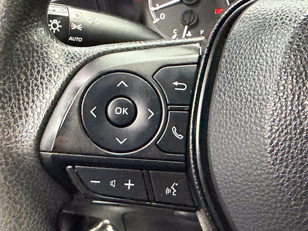 Used 2021 Toyota Corolla LE FWD image 29