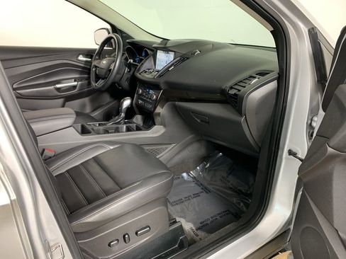 Used 2019 Ford Escape Titanium image 37
