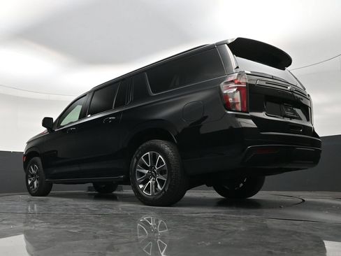 Used 2023 Chevrolet Suburban Z71 w/ Luxury Package AWD/4WD image 22
