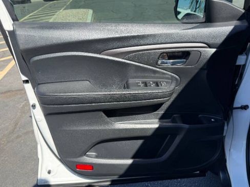 Used 2020 Honda Pilot LX image 9