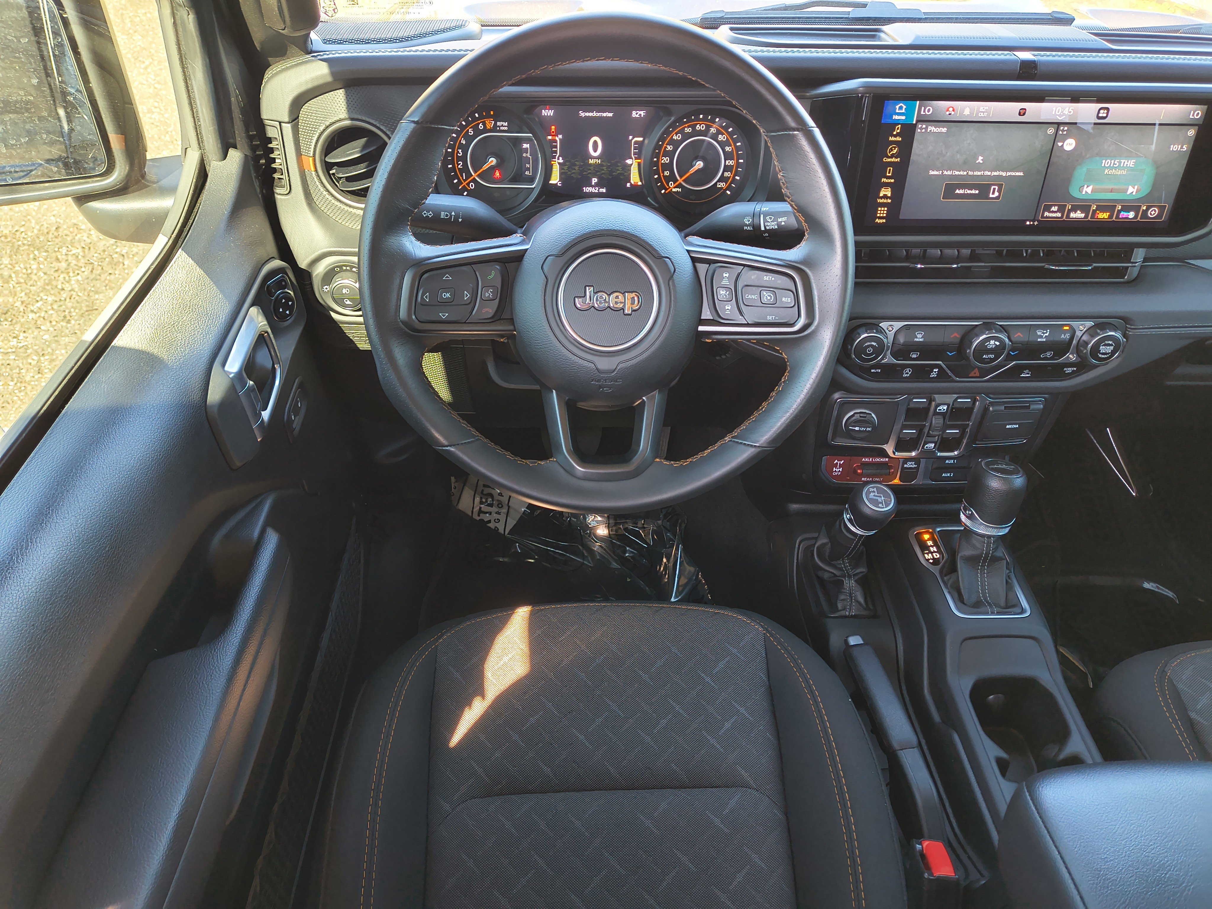 Used 2024 Jeep Gladiator Mojave AWD/4WD image 16