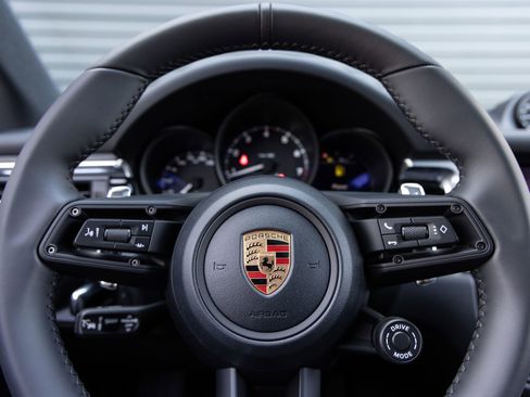 New 2026 Porsche Macan AWD/4WD image 14
