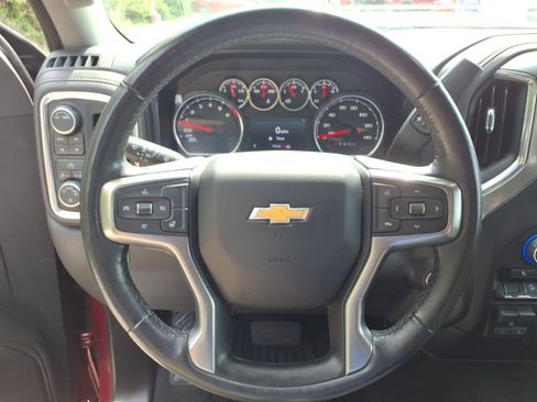 Used 2021 Chevrolet Silverado 1500 LT w/ Z71 Off-Road Package AWD/4WD image 19
