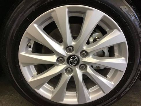 Certified 2018 Toyota Camry LE w/ Convenience Package FWD image 7