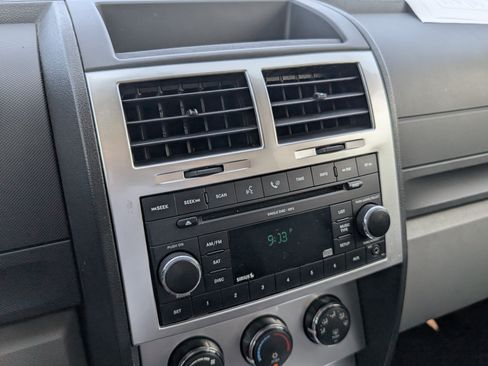 Used 2008 Dodge Nitro SLT RWD image 15