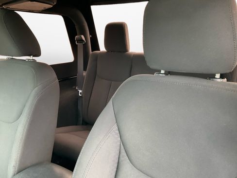 Used 2017 Jeep Wrangler Sport image 13