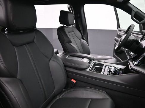 New 2026 Jeep Grand Wagoneer 4WD image 28