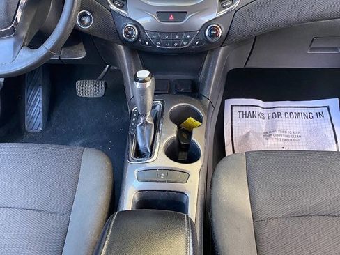 Used 2017 Chevrolet Cruze LT w/ Convenience Package image 13