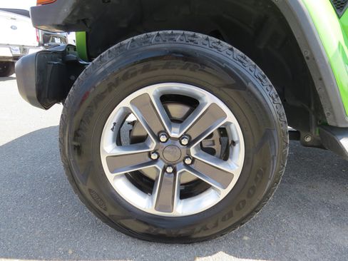 Used 2019 Jeep Wrangler Unlimited Sahara w/ Safety Group image 14