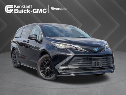 Used 2021 Toyota Sienna LE