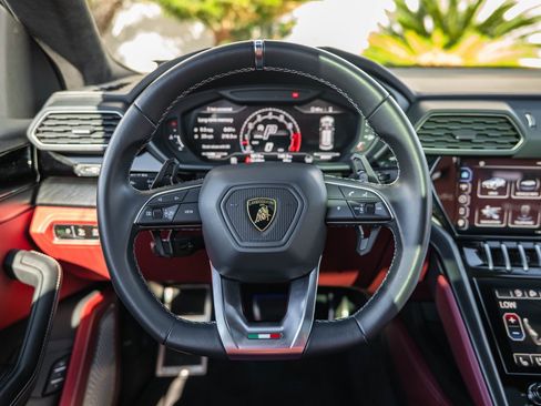 Used 2024 Lamborghini Urus S image 46
