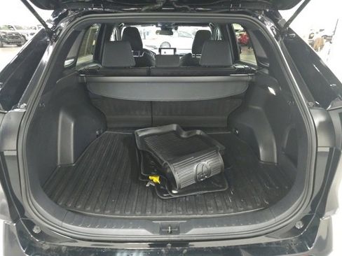 Used 2024 Toyota RAV4 SE image 10