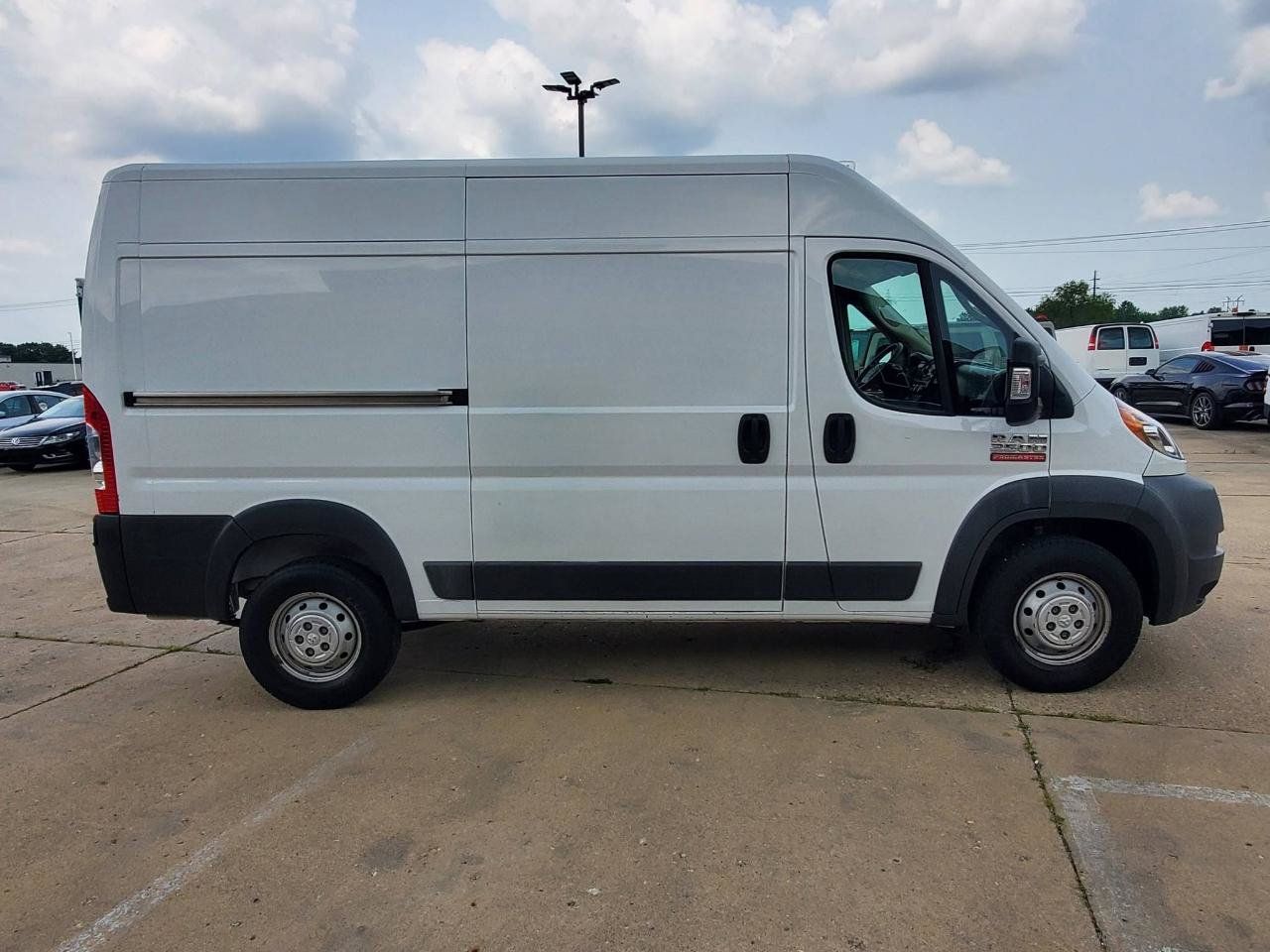 Used 2018 RAM ProMaster 2500 FWD image 4