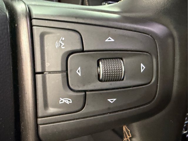 Used 2024 GMC Yukon XL AT4 w/ Technology Package AWD/4WD image 18