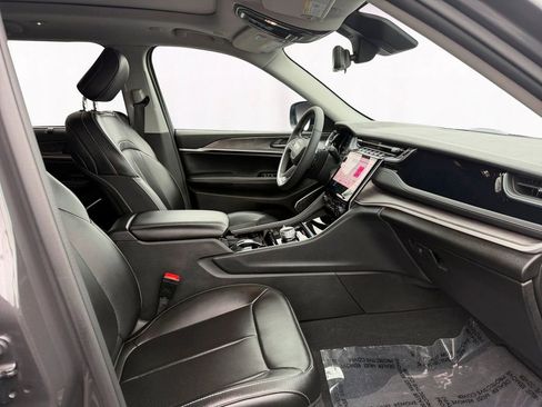 Used 2023 Jeep Grand Cherokee 4WD 4xe w/ Luxury Tech Group II image 15