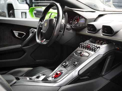 Used 2015 Lamborghini Huracan LP 610-4 AWD/4WD image 34