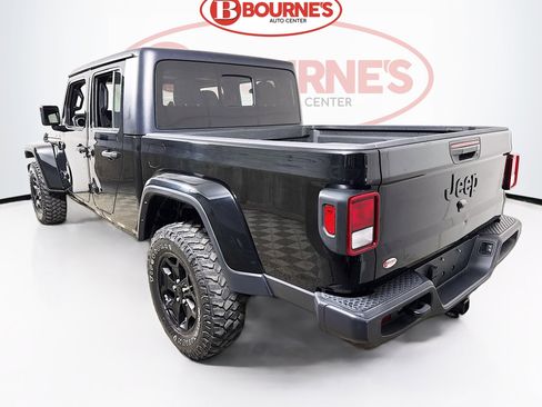 Used 2022 Jeep Gladiator Sport AWD/4WD image 7