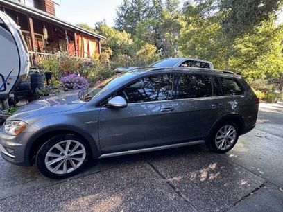 Used 2017 Volkswagen Golf Alltrack SE