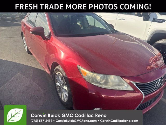 Used 2013 Lexus ES 300h w/ Luxury Pkg FWD image 2