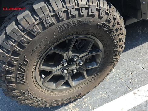 Used 2024 Jeep Wrangler Unlimited Sport AWD/4WD image 3