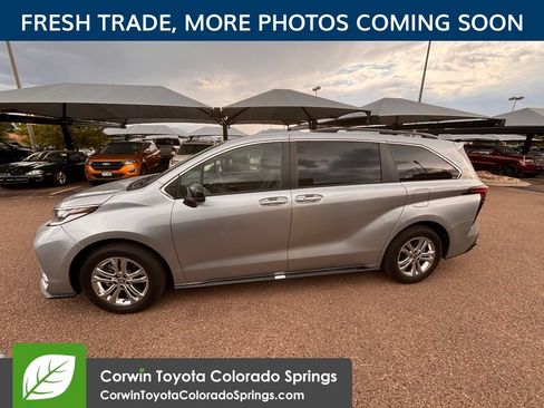 Used 2023 Toyota Sienna XSE w/ XSE Plus Package AWD/4WD image 5
