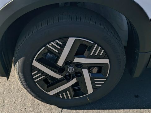 New 2026 Nissan Kicks SV image 7