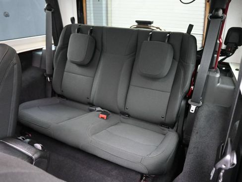 Used 2021 Jeep Wrangler Sport AWD/4WD image 15