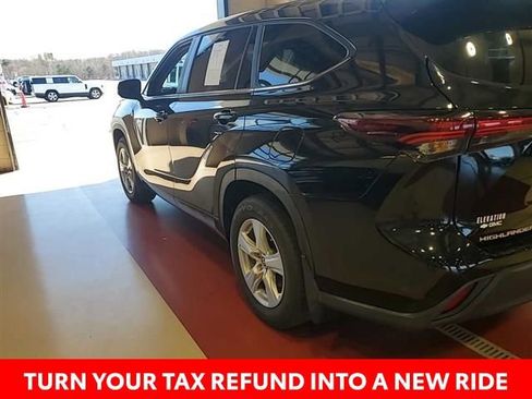 Used 2024 Toyota Highlander LE image 15