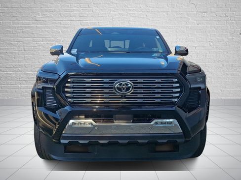 Used 2025 Toyota Tacoma Limited AWD/4WD image 2
